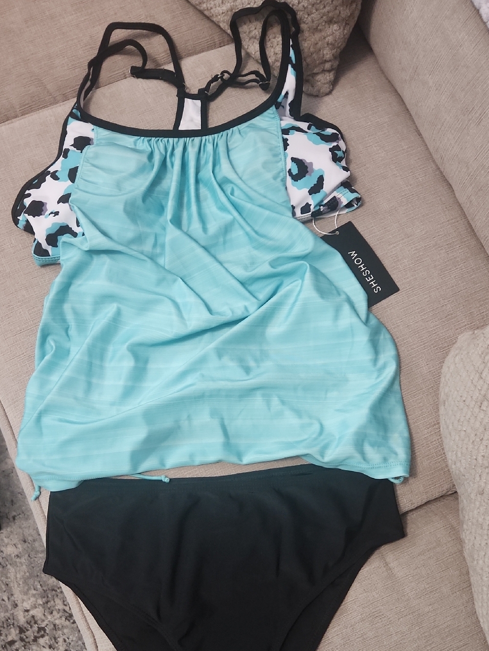 NWT SheShow Aqua Tankini with Black Bottoms